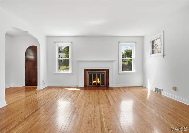 Photo 3 of Single family home for sale at 2 S Dellwood Ave, Saint Louis, MO 63135 | MLS# MIS26044106 | Listing updated on 2026-10-05