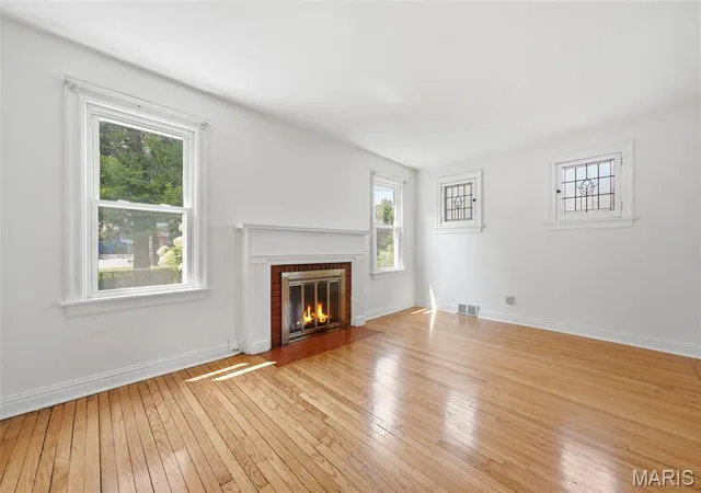 Photo 4 of Single family home for sale at 2 S Dellwood Ave, Saint Louis, MO 63135 | MLS# MIS26044106 | Listing updated on 2026-10-05