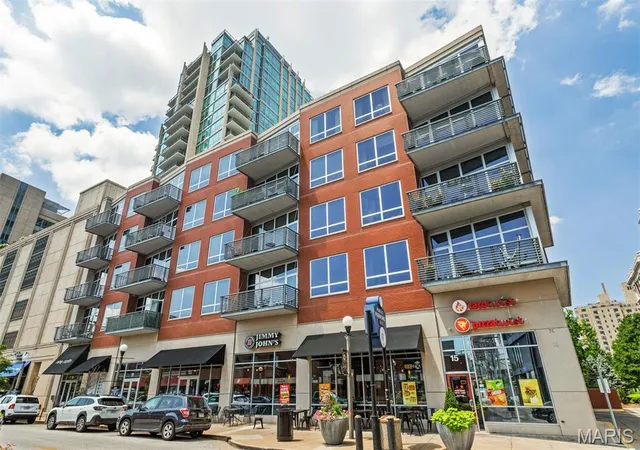 Listing Photo 1 - Condo for sale in building located at 9 N Euclid Ave, St. Louis, MO 63108 - Unit #604