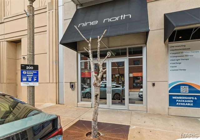 Listing Photo 2 - Condo for sale in building located at 9 N Euclid Ave, St. Louis, MO 63108 - Unit #604