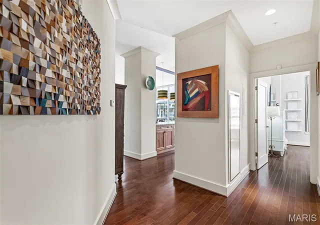 Listing Photo 5 - Condo for sale in building located at 9 N Euclid Ave, St. Louis, MO 63108 - Unit #604
