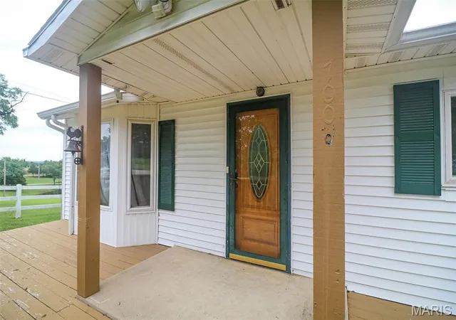Photo 2 of Sale Pending at 700 N High St, Iberia, MO 65486 | MLS# MIS26044909 | Listing updated on 2026-09-24