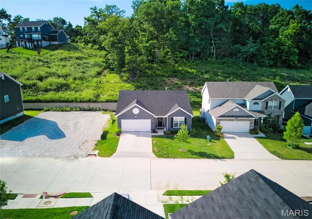 Photo 1 of Single family home for sale at 1207 Winding Bluffs Wy, Fenton, MO 63026 | MLS# MIS26044935 | Listing updated on 2026-09-11