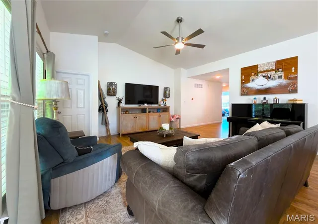 Photo 3 of Single family home for sale at 1207 Winding Bluffs Wy, Fenton, MO 63026 | MLS# MIS26044935 | Listing updated on 2026-09-11