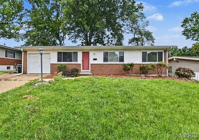 Single family home for sale at 2640 Suffolk Pl, Florissant, MO 63033 | MLS# MIS26045147