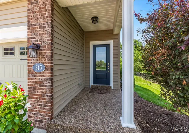 Photo 2 of Sale Pending at 315 Fronterra Ct, Saint Peters, MO 63376 | MLS# MIS26045512 | Listing updated on 2026-09-14