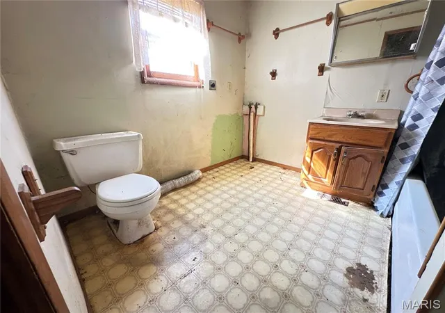 Photo 4 of Single family home for sale at 1218 Walnut St, Hannibal, MO 63401 | MLS# MIS26045550 | Listing updated on 2026-09-09