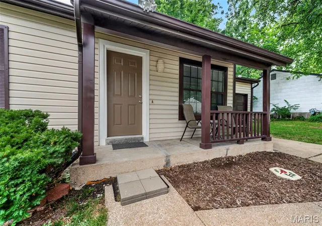 Photo 3 of Sale Pending at 2305 Amarillo Dr, O Fallon, MO 63368 | MLS# MIS26045798 | Listing updated on 2026-09-13