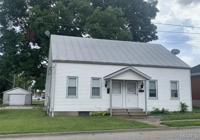 Photo 1 of Multi family home for sale at 202 E 1st St, Waterloo, IL 62298 | MLS# MIS26045822 | Listing updated on 2026-09-14
