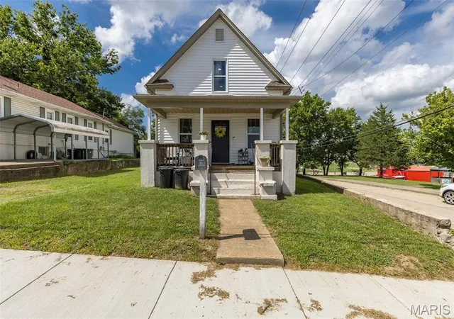 Photo 1 of Single family home for sale at 100 W Elvins Blvd, Park Hills, MO 63601 | MLS# MIS26045843 | Listing updated on 2026-09-15