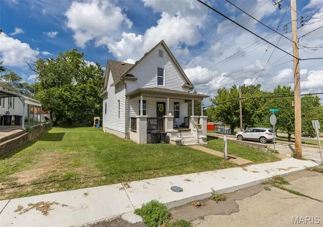 Photo 2 of Single family home for sale at 100 W Elvins Blvd, Park Hills, MO 63601 | MLS# MIS26045843 | Listing updated on 2026-09-15