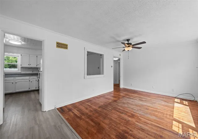Photo 3 of Sale Pending at 65 La Sierra Dr, Florissant, MO 63031 | MLS# MIS26045912 | Listing updated on 2026-10-01
