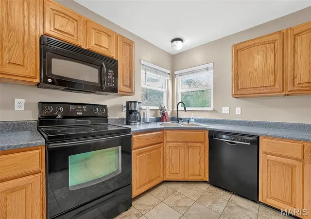 Photo 2 of Single family home for sale at 1040 Wrigley Cir, Warrenton, MO 63383 | MLS# MIS26046101 | Listing updated on 2026-09-15
