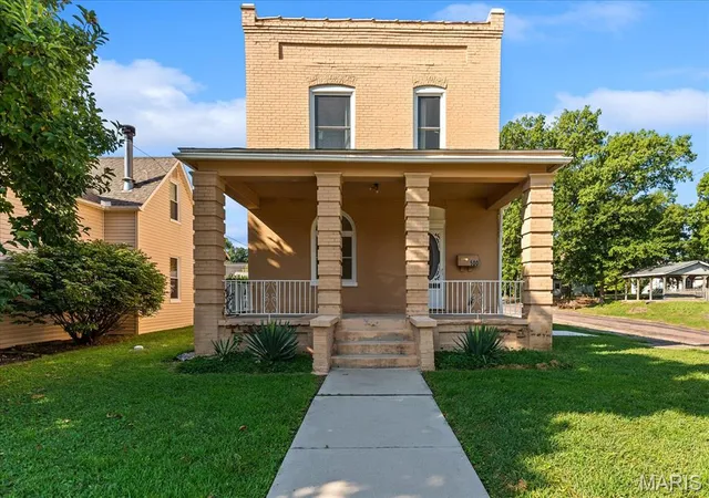 Photo 1 of Single family home for sale at 500 Wabash Ave, Belleville, IL 62220 | MLS# MIS26046116 | Listing updated on 2026-10-05
