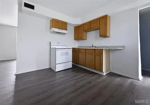 Photo 4 of Single family home for sale at 44 E Adams Dr, East Saint Louis, IL 62206 | MLS# MIS26046180 | Listing updated on 2026-09-14