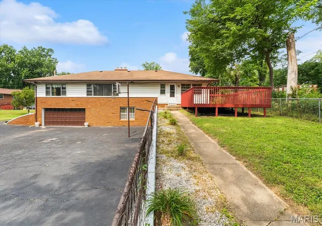 Photo 2 of Single family home for sale at 1 Debby Ln, Belleville, IL 62223 | MLS# MIS26046203 | Listing updated on 2026-09-14