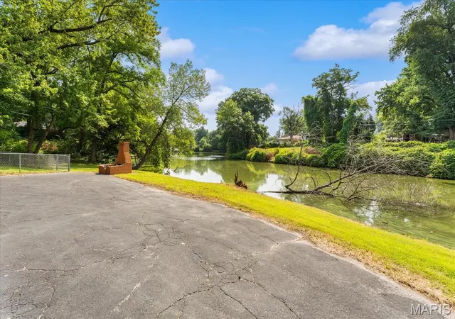 Photo 3 of Single family home for sale at 1 Debby Ln, Belleville, IL 62223 | MLS# MIS26046203 | Listing updated on 2026-09-14