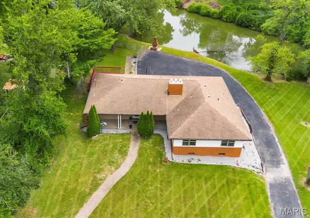Photo 1 of Single family home for sale at 1 Debby Ln, Belleville, IL 62223 | MLS# MIS26046203 | Listing updated on 2026-09-30