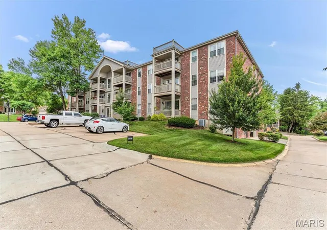 Condo for sale at 5353 N Kenrick Parke Dr #205, St Louis, MO 63119 | MLS# MIS26046224