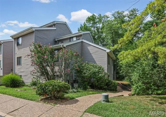Photo 2 of Condo for sale at 1333 Prospect Village Ln #A, Ballwin, MO 63021 | MLS# MIS26046431 | Listing updated on 2026-10-02