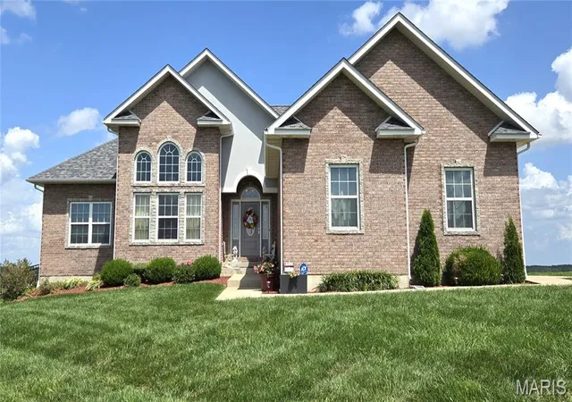 Photo 3 of Single family home for sale at 13300 Sterling Hills Dr, Rolla, MO 65401 | MLS# MIS26046477 | Listing updated on 2026-09-25