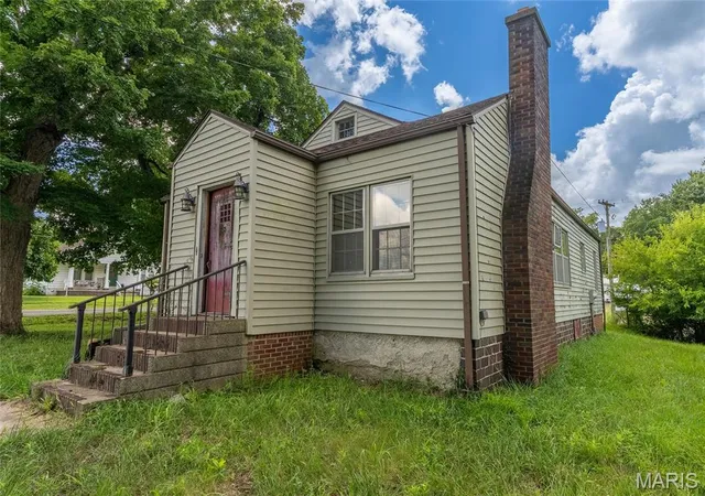 Single family home for sale at 616 Broadway S, Goreville, IL 62939 | MLS# MIS26046518