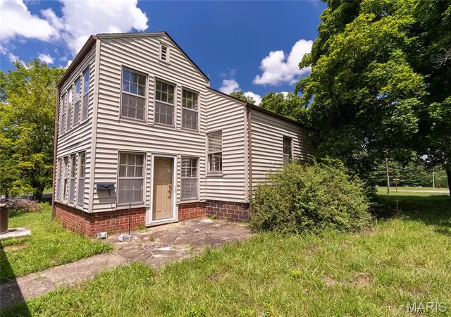 Photo 3 of Single family home for sale at 616 Broadway S, Goreville, IL 62939 | MLS# MIS26046518 | Listing updated on 2026-09-15