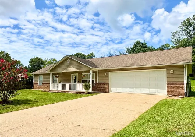 Photo 1 of Single family home for sale at 823 W Rodney Dr, Cape Girardeau, MO 63701 | MLS# MIS26046677 | Listing updated on 2026-09-14