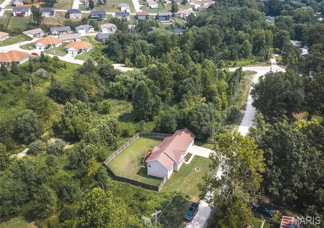 Photo 3 of Single family home for sale at 111 Lyle Curtis Cir, Waynesville, MO 65583 | MLS# MIS26046748 | Listing updated on 2026-10-05