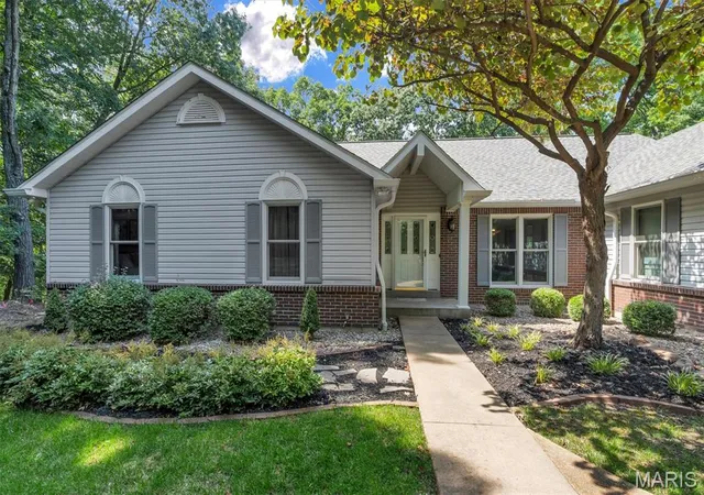 Photo 2 of Single family home for sale at 56 High Trails Dr, Eureka, MO 63025 | MLS# MIS26046811 | Listing updated on 2026-09-11