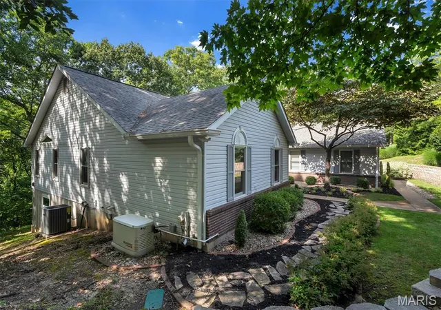 Photo 3 of Single family home for sale at 56 High Trails Dr, Eureka, MO 63025 | MLS# MIS26046811 | Listing updated on 2026-09-11