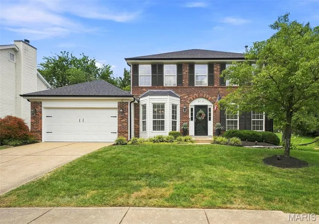 Photo 1 of Single family home for sale at 914 Oakmoor Dr, Fenton, MO 63026 | MLS# MIS26046823 | Listing updated on 2026-09-28
