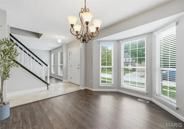 Photo 3 of Single family home for sale at 914 Oakmoor Dr, Fenton, MO 63026 | MLS# MIS26046823 | Listing updated on 2026-09-28