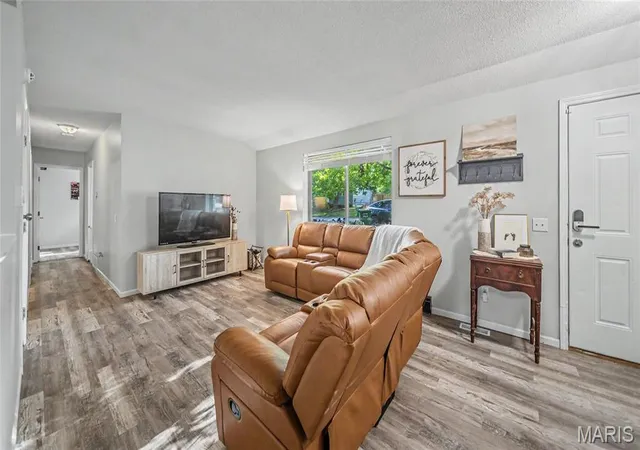 Photo 3 of Single family home for sale at 403 Fox Creek Rd, Rolla, MO 65401 | MLS# MIS26046882 | Listing updated on 2026-09-14