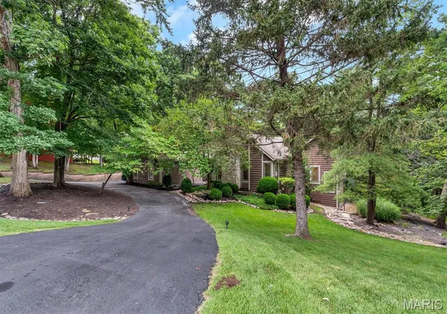 Photo 3 of Sale Pending at 436 Shadowridge Ct, Wildwood, MO 63011 | MLS# MIS26047436 | Listing updated on 2026-09-14