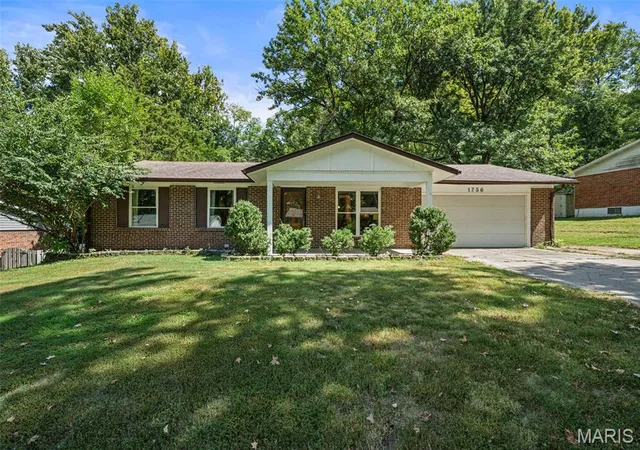 Single family home for sale at 1756 Round Robin Ct, Saint Louis, MO 63146 | MLS# MIS26047517