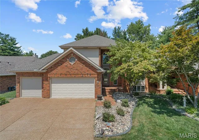 Photo 1 of Townhouse for sale at 2 Pine Hollow Court, Edwardsville, IL 62025 | MLS# MIS26047607 | Listing updated on 2026-10-07