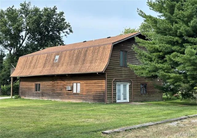 Photo 3 of Multi family home for sale at 518 W Harris Ave #A-D, Greenville, IL 62246 | MLS# MIS26047612 | Listing updated on 2026-09-11