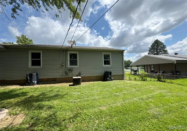 Photo 4 of Single family home for sale at 2570 Mullanphy Ln, Florissant, MO 63031 | MLS# MIS26047630 | Listing updated on 2026-10-08