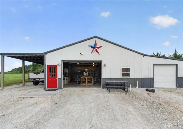 Photo 3 of Single family home for sale at 396 Bunker Hill Rd, Silex, MO 63377 | MLS# MIS26047745 | Listing updated on 2026-09-29