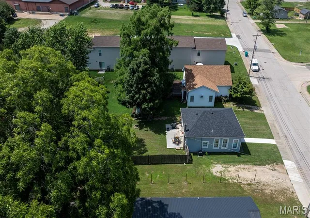 Photo 3 of Single family home for sale at 239 Center Street, Sullivan, MO 63080 | MLS# MIS26047968 | Listing updated on 2026-09-24