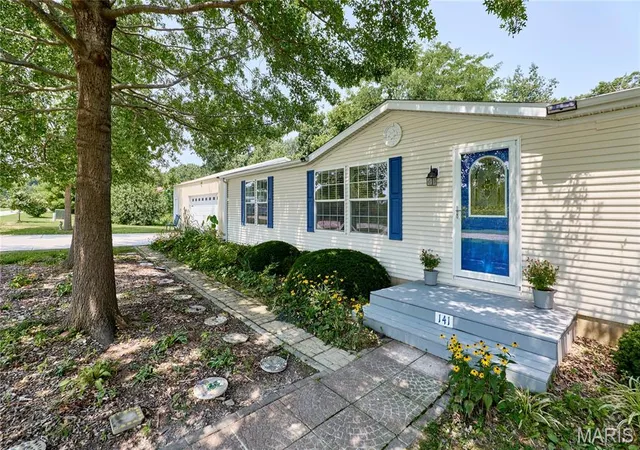 Photo 2 of Manufactured home for sale at 141 Sun Haven Dr, Silex, MO 63377 | MLS# MIS26048121 | Listing updated on 2026-10-03