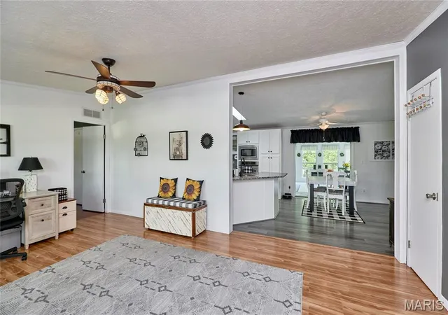 Photo 3 of Manufactured home for sale at 141 Sun Haven Dr, Silex, MO 63377 | MLS# MIS26048121 | Listing updated on 2026-10-03