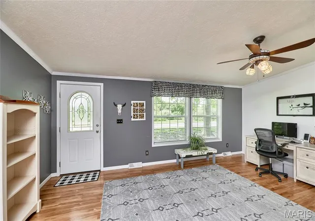 Photo 3 of Manufactured home for sale at 141 Sun Haven Dr, Silex, MO 63377 | MLS# MIS26048121 | Listing updated on 2026-10-03