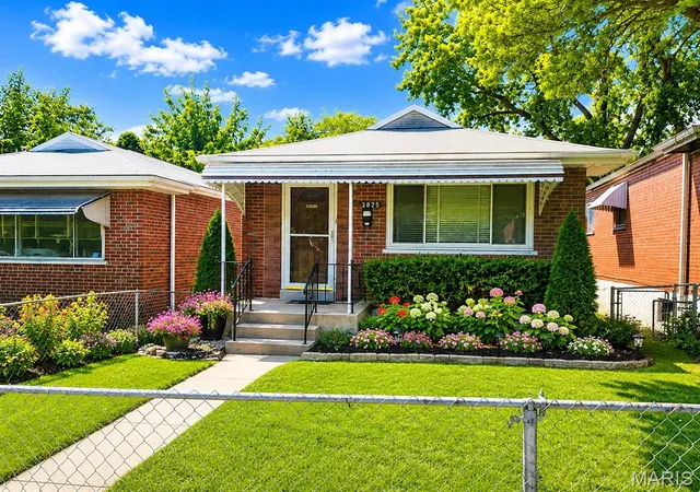 Photo 1 of Single family home for sale at 3825 Illinois Ave, Saint Louis, MO 63118 | MLS# MIS26048137 | Listing updated on 2026-10-24