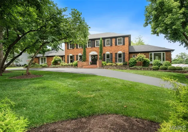 Photo 1 of Sale Pending at 245 Litcheford Ct, Saint Louis, MO 63141 | MLS# MIS26048181 | Listing updated on 2026-09-15