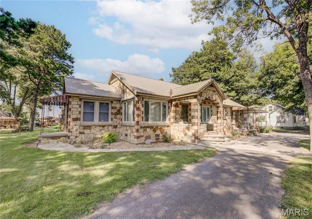 Photo 2 of Single family home for sale at 102 E Us Hwy 62, Risco, MO 63874 | MLS# MIS26048285 | Listing updated on 2026-09-23