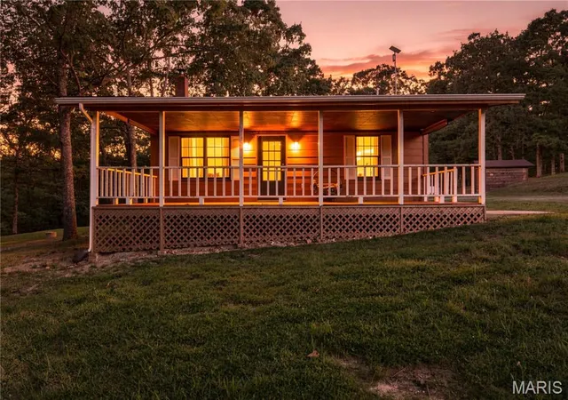 Photo 2 of Sale Pending at 544 Anaconda Rd, Saint Clair, MO 63077 | MLS# MIS26048299 | Listing updated on 2026-09-15