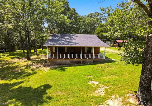 Photo 3 of Sale Pending at 544 Anaconda Rd, Saint Clair, MO 63077 | MLS# MIS26048299 | Listing updated on 2026-09-15