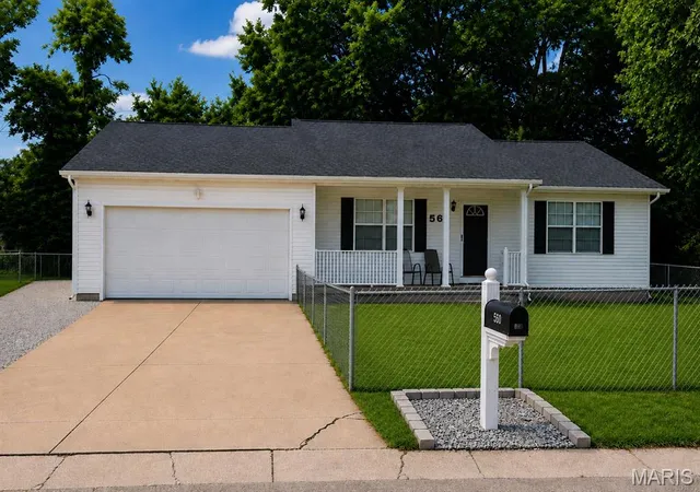 Photo 1 of Single family home for sale at 560 Huntleigh Ct, Farmington, MO 63640 | MLS# MIS26048357 | Listing updated on 2026-09-14